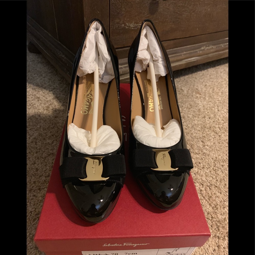 Salvatore Ferragamo Carla 70